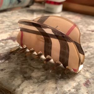 Burberry hair clip